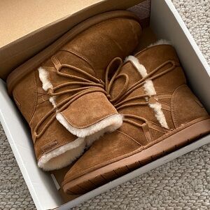 Minnetonka Brown Suede Winter Boots